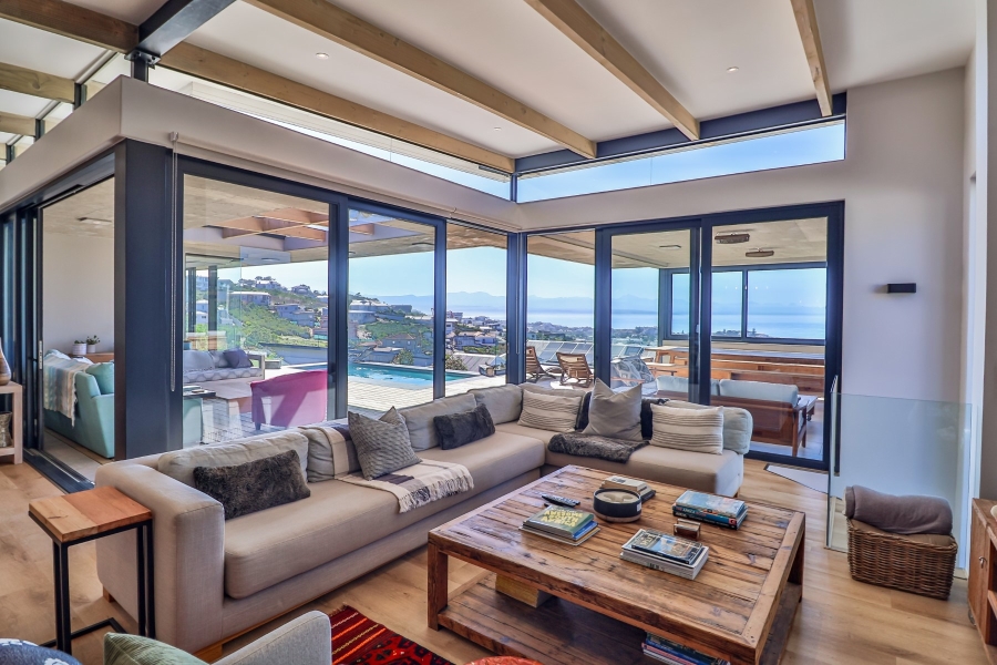 4 Bedroom Property for Sale in Whale Rock Hill Western Cape